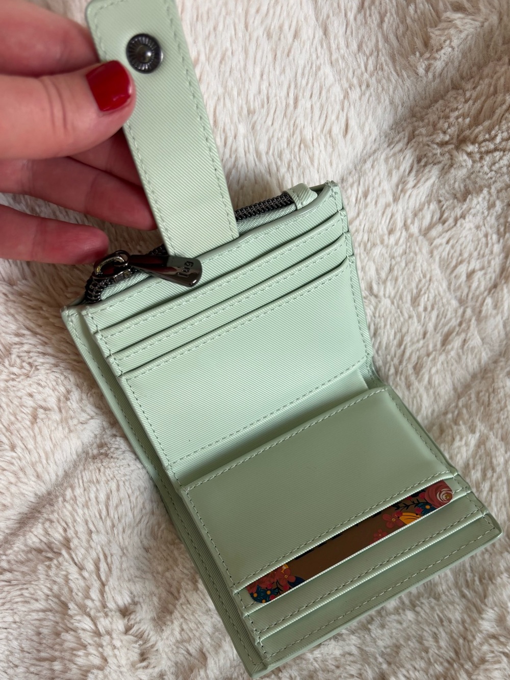 Lug Hurdle Satin Luxe VL RFID Wallet - Mist Green - Picture 4 of 10